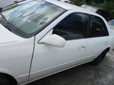 toyota camry ce le xle