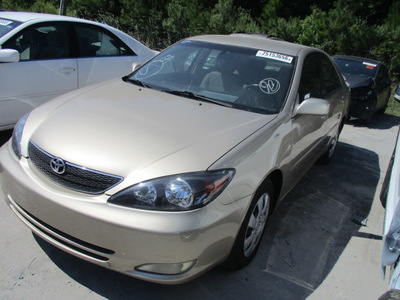 toyota camry le xle se