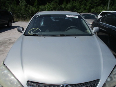 toyota camry le xle se