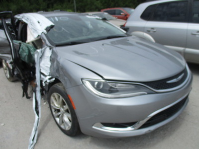 chrysler 200