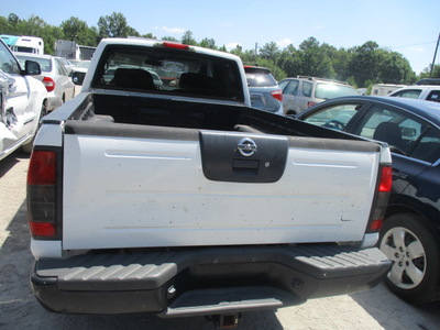 nissan frontier xe se