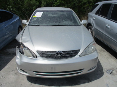 toyota camry le xle se