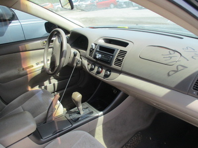 toyota camry le xle se