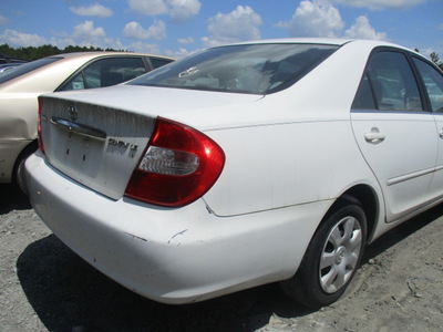 toyota camry le xle se