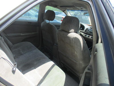 toyota camry le xle se