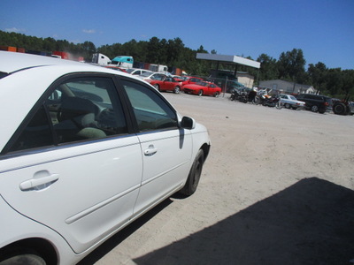 toyota camry le xle se