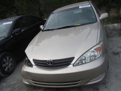 toyota camry le xle se