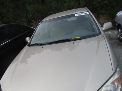 toyota camry le xle se