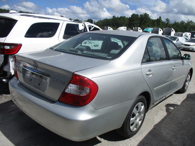 toyota camry le xle se