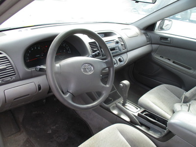 toyota camry le xle se