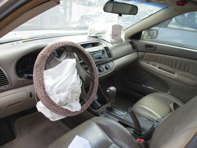 toyota camry le xle se