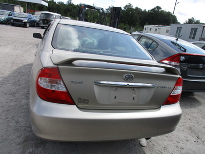 toyota camry le xle se