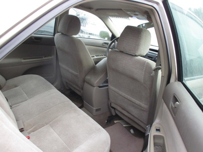 toyota camry le xle se