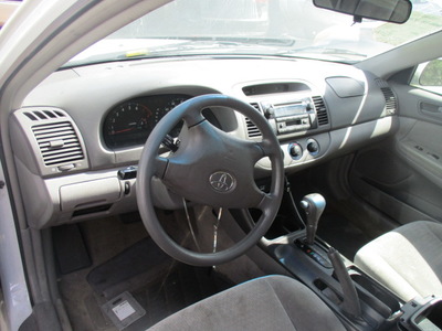 toyota camry le xle se