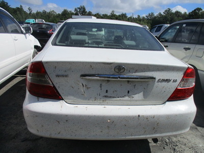 toyota camry le xle se