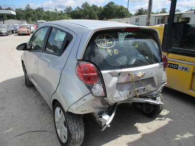 chevrolet spark 1lt