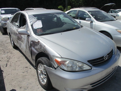 toyota camry le xle se