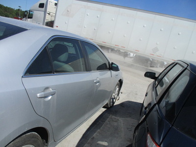 toyota camry hybrid le xle