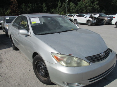 toyota camry le xle se