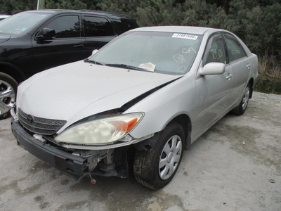 toyota camry le xle se