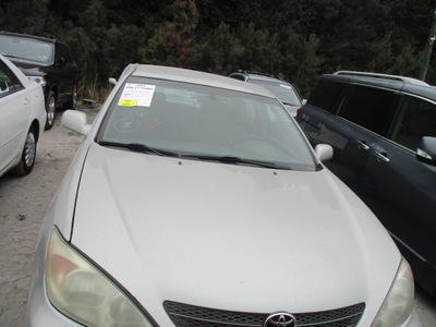 toyota camry le xle se