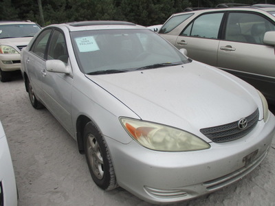 toyota camry le xle se