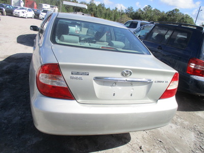 toyota camry le xle