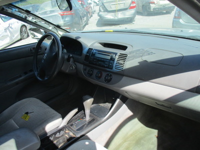 toyota camry le xle