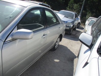 toyota camry le xle se