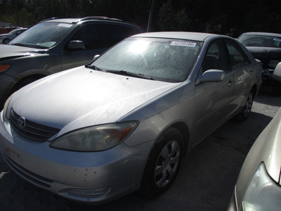 toyota camry le xle se