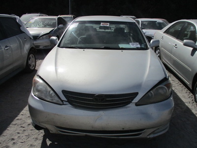 toyota camry le xle se