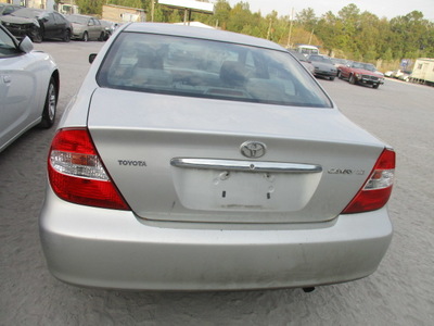 toyota camry le xle se