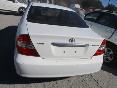 toyota camry le xle se