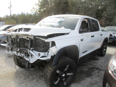 toyota tundra crewmax sr5