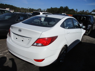 hyundai accent se