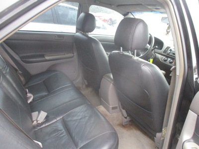 toyota camry le xle se