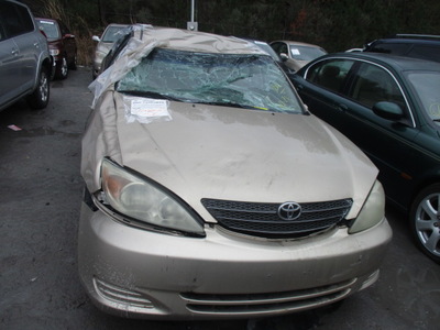 toyota camry le xle se