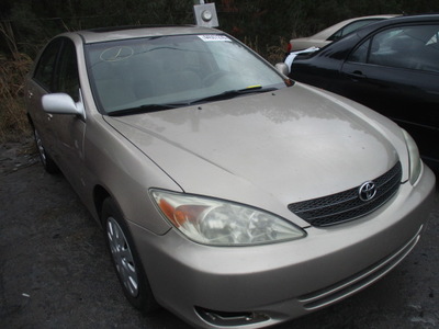 toyota camry le xle se