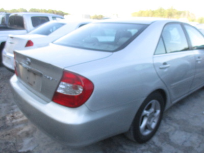 toyota camry le xle se