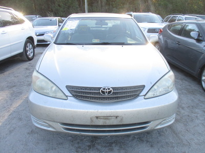 toyota camry le xle se