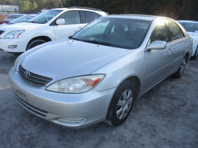 toyota camry le xle se