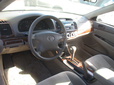 toyota camry le xle se