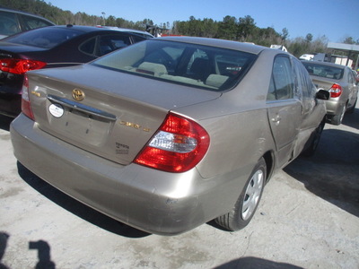 toyota camry le xle se