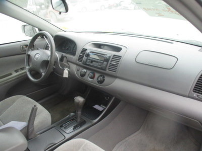 toyota camry le xle se