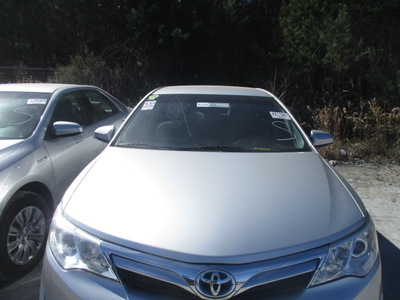 toyota camry hybrid le xle