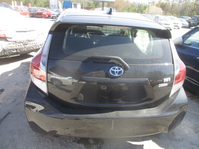 toyota prius c