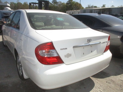 toyota camry le xle se