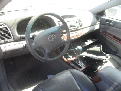 toyota camry le xle se