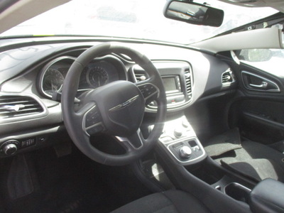 chrysler 200 limited