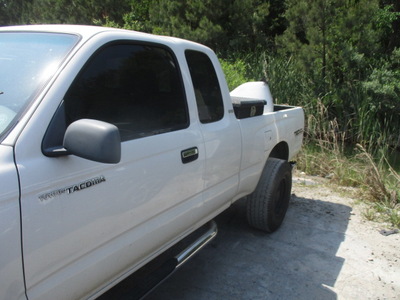 toyota tacoma xtracab prerunner